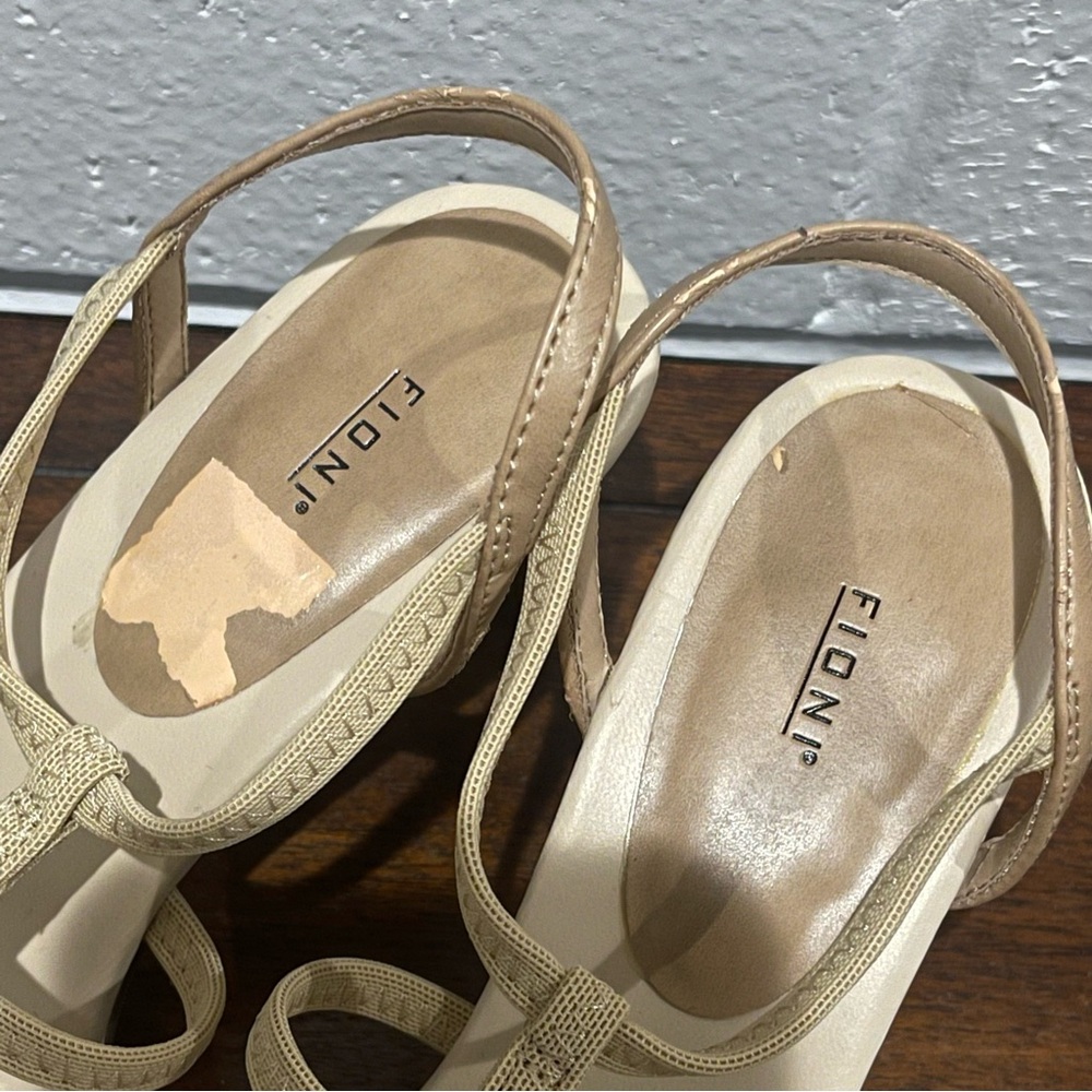 Fioni Size 6 Women’s Sandal Strapped Heels w/ Original Box - Picture 6 of 6
